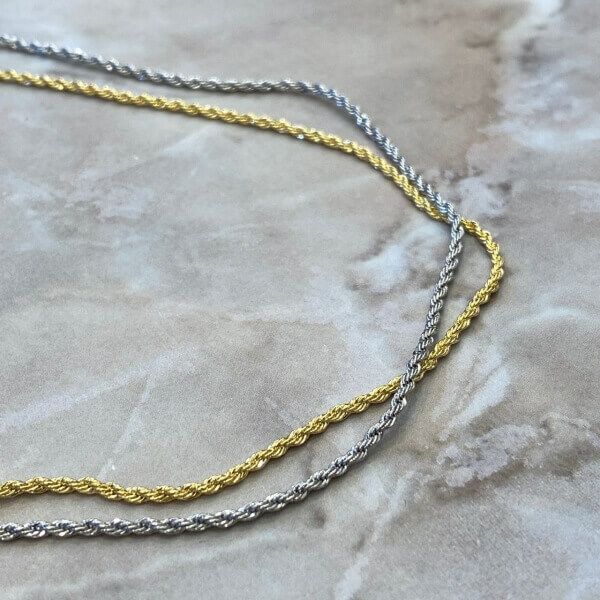 シンプルネックレス 